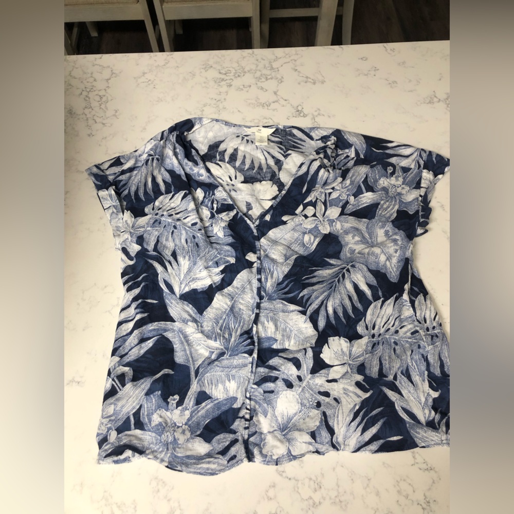 H&M Blue & White Womens Tropical Leaf Print Shirt Size Small